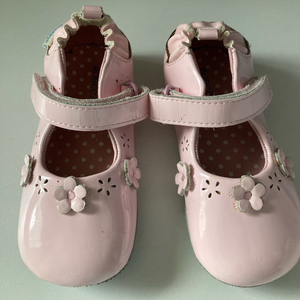 Robeez walker shoes size 6